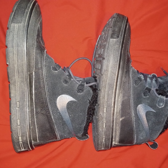 Nike woodside duck boot 6.5y black - Picture 3 of 7